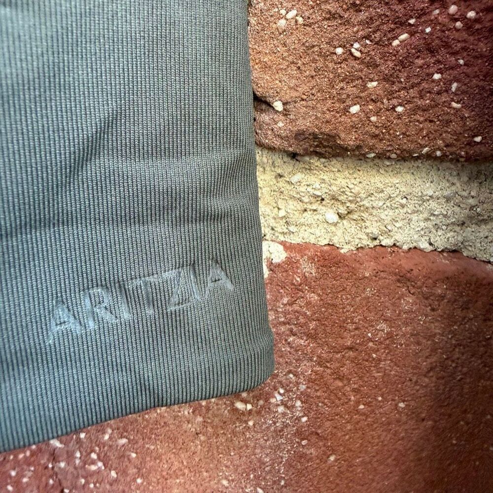 Aritzia contour Scoop Neck Long Sleeve Stretch Top olive green womens S NEW - Picture 9 of 12